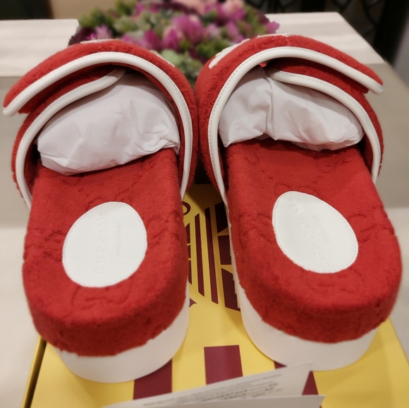 Gucci x Adidas Slides - Picture 6 of 8